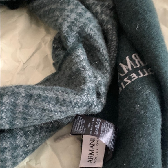 Armani Collezioni Gray Scarf - Picture 11 of 11